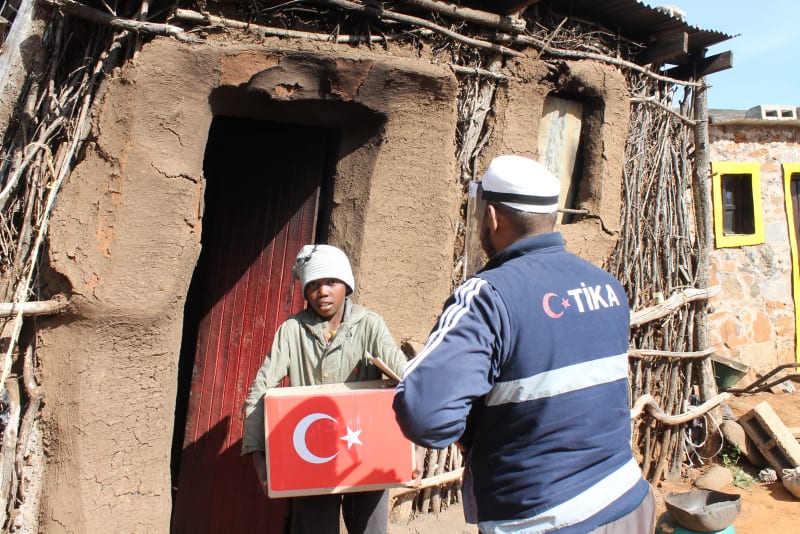 Turkey&#8217;s TIKA distributes food aid in Lesotho amid virus outbreak