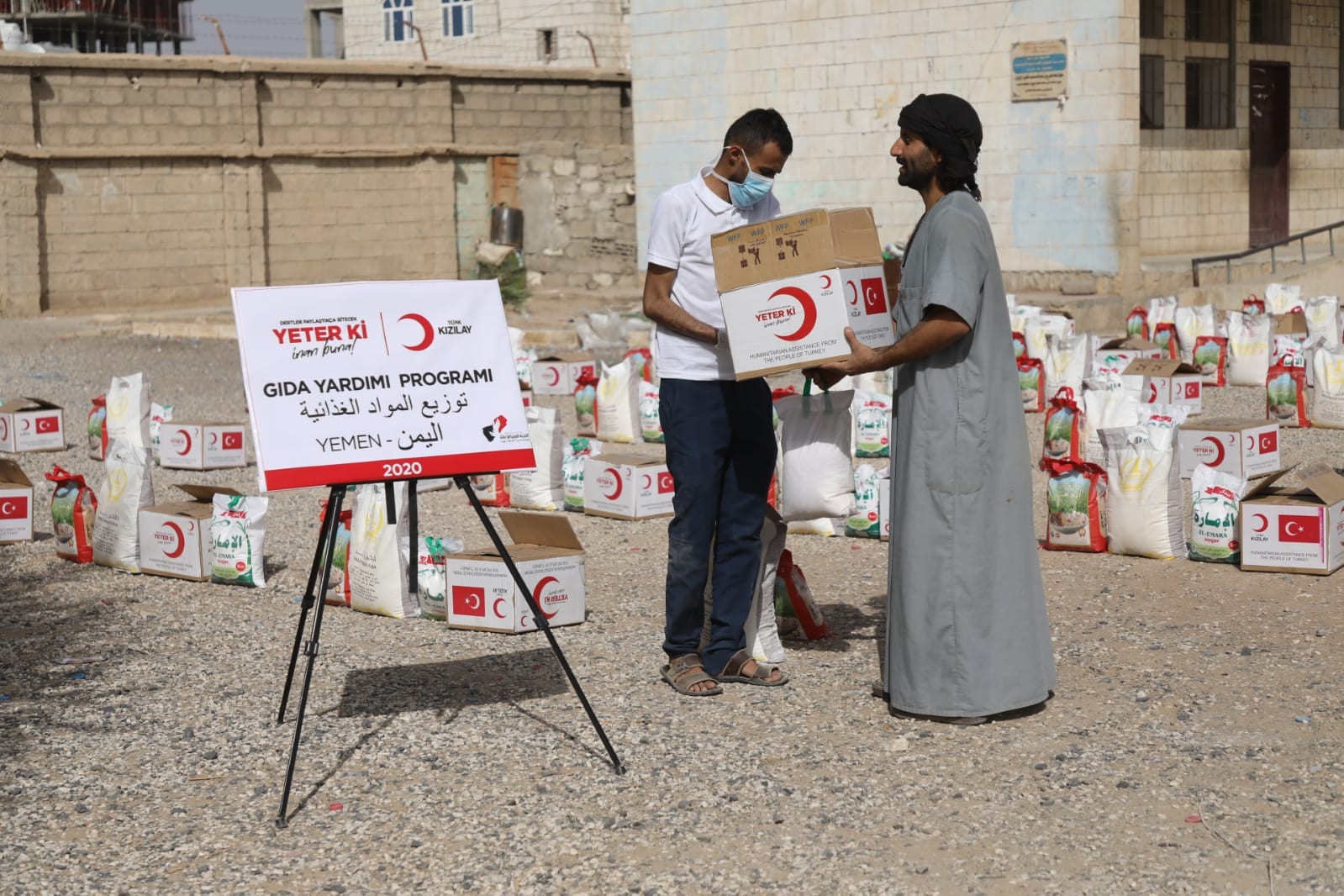 Turkish Red Crescent distributes food aid in Yemen amid virus
