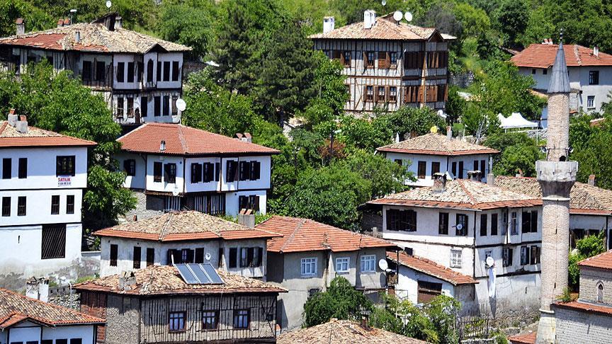 Historical Turkish town Safranbolu draws tourists despite COVID-19 pandemic