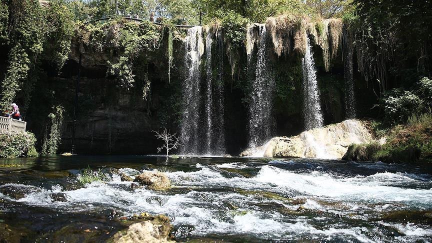 COVID-19 lockdown clears waters of Düden Waterfall in Turkey&#8217;s Antalya