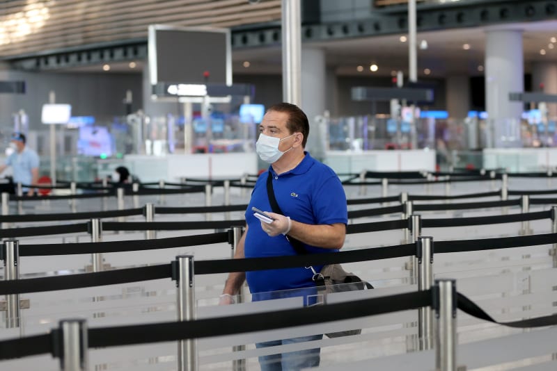 В аэропортах Турции откроются центры для тестирования на COVID-19