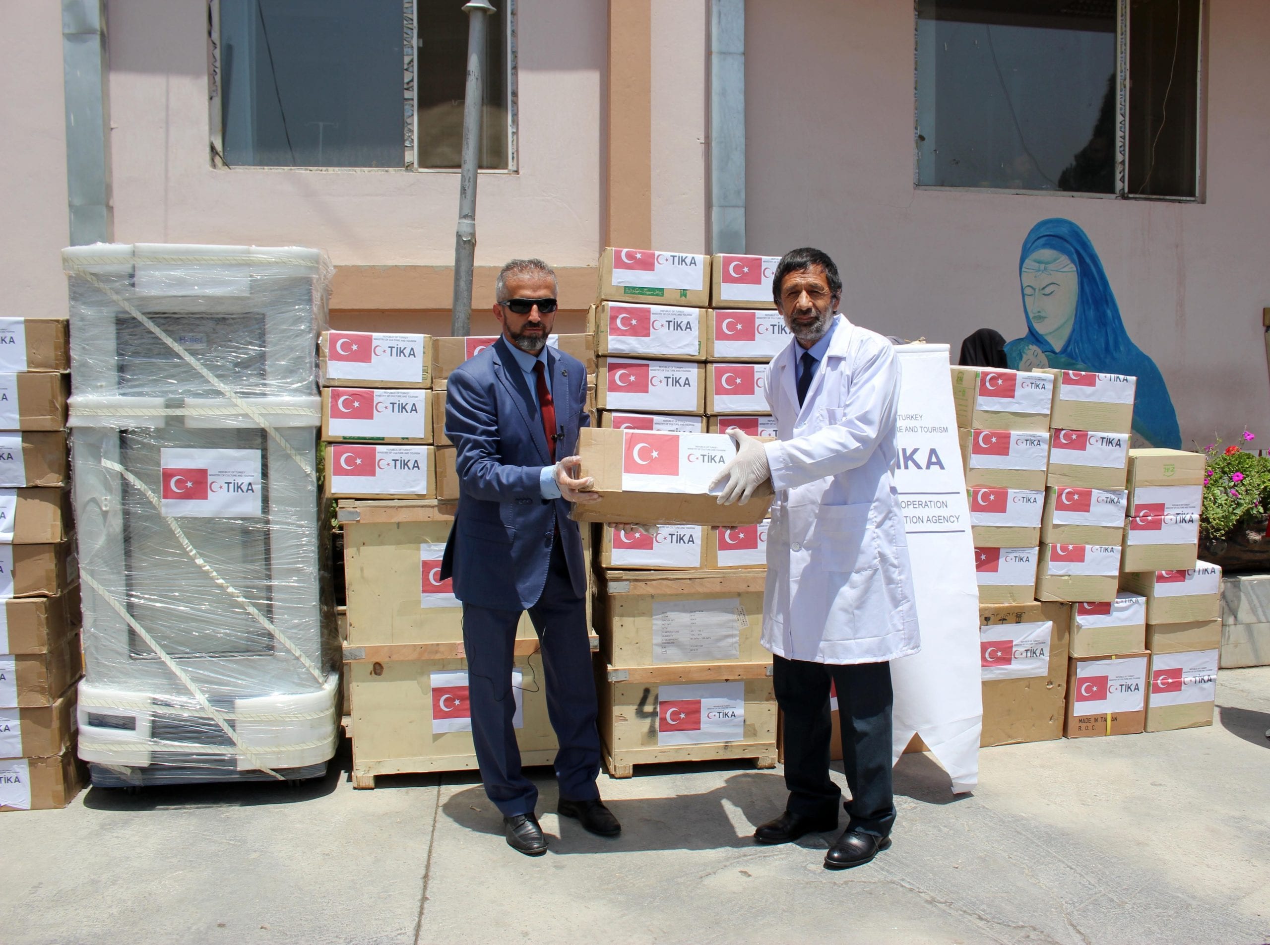Turkey&#8217;s TIKA sends aid to children&#8217;s hospital in Afghanistan