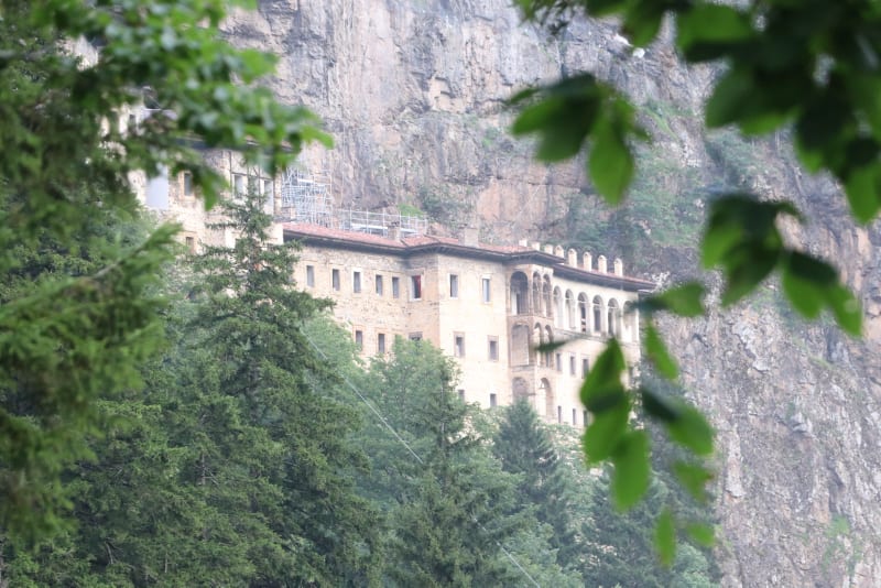 Древний монастырь Сумела на северо-востоке Турции готов для проведения службы
