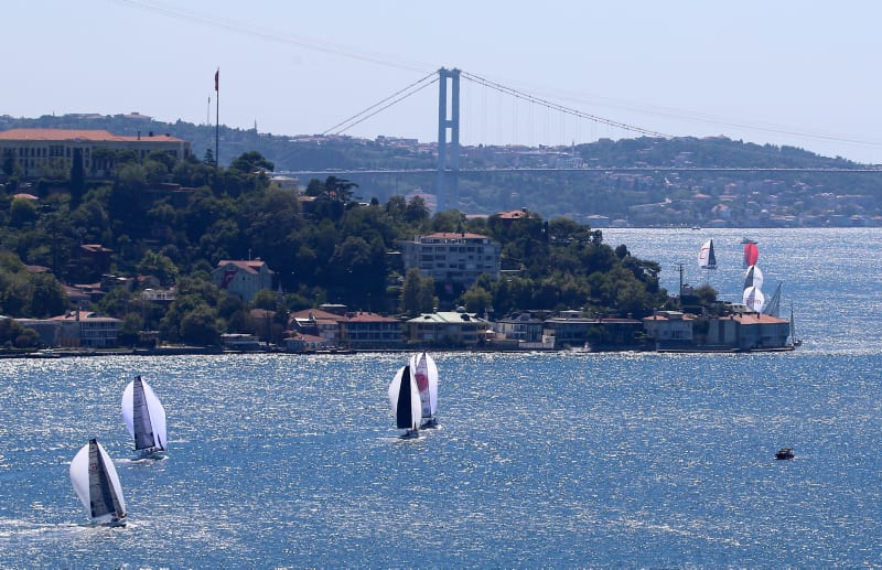 В Стамбуле ужесточаются ограничения на проведение свадеб из-за роста числа случаев COVID-19