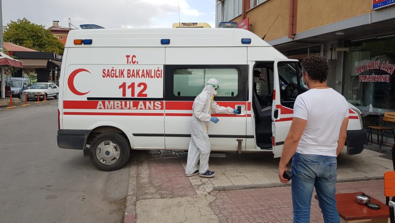 Турецкие врачи продолжают борьбу с пандемией