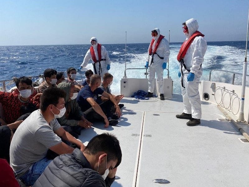 Турецкая береговая охрана спасла мигрантов у побережья Эгейского моря