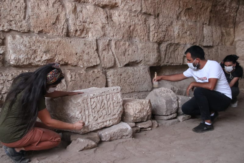 Archaeologists  unearth the main gate of the historical Harran Palace