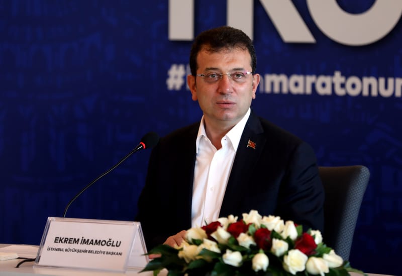 Мэр Стамбула заразился коронавирусом