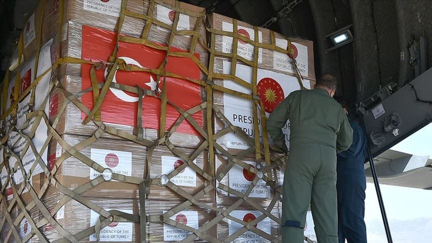 Турция доставила гуманитарную помощь в Пакистан