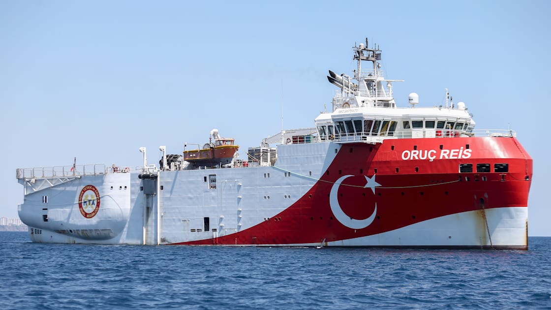 Турция будет вести сейсмические работы в Восточном Средиземноморье до июня 2021 года