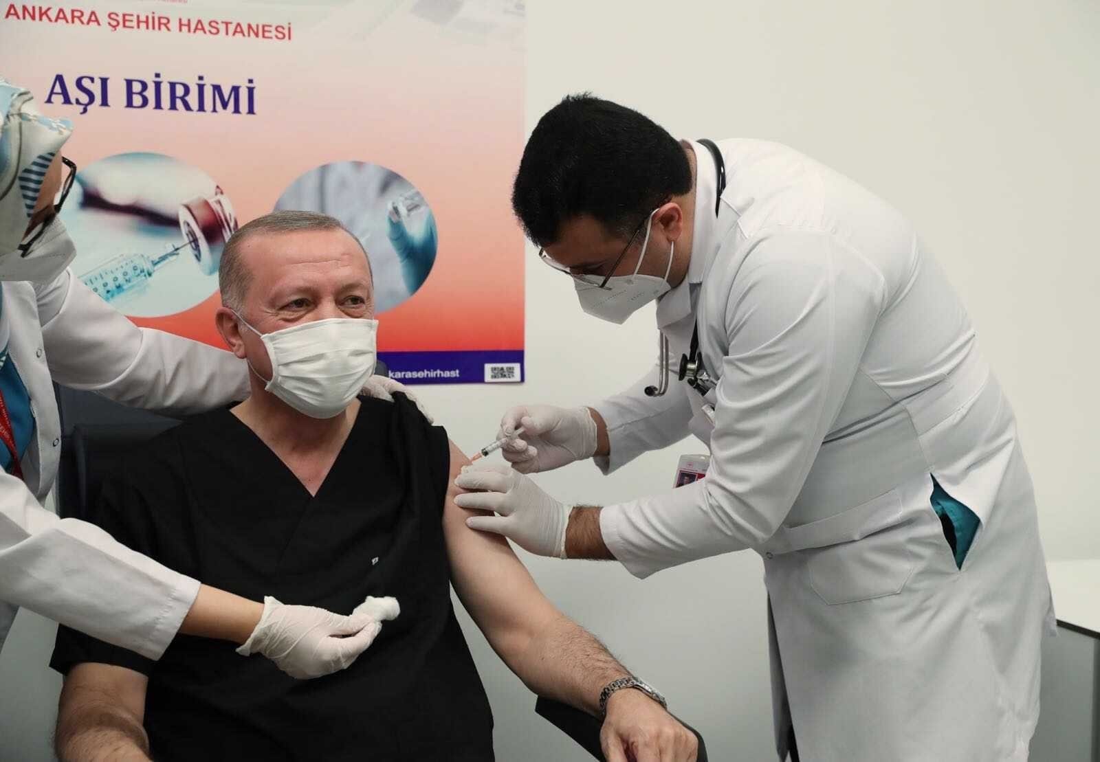 Turkey&#8217;s President Erdoğan gets Sinovac&#8217;s COVID-19 vaccine