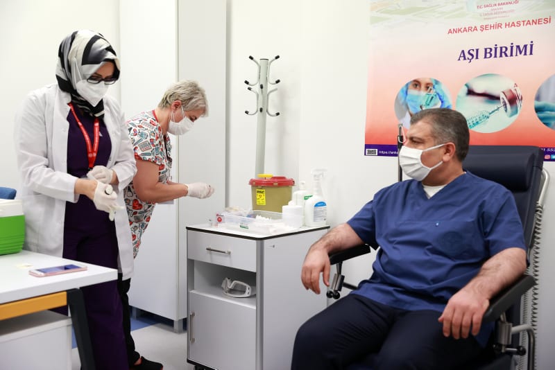 Турция начинает вакцинацию против COVID-19