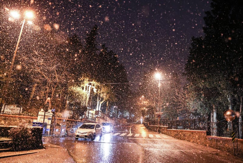 В Стамбуле выпал долгожданный снег