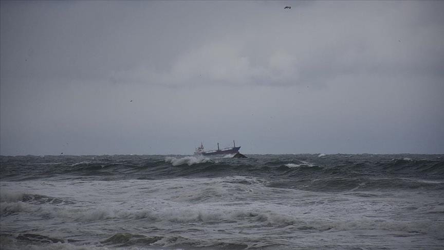 У берегов Черного моря в Турции затонул сухогруз под российским флагом