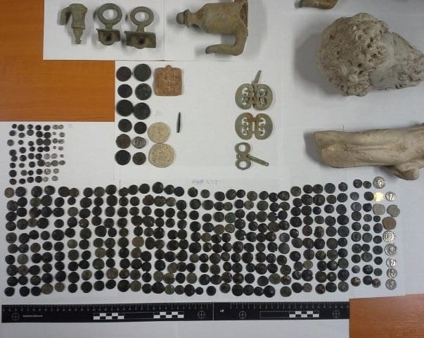Hungarian authorities return 412 smuggled artifacts to Turkey