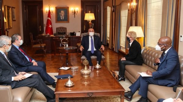 Глава МИД Турции встретился с высокопоставленным чиновником ООН на Кипре