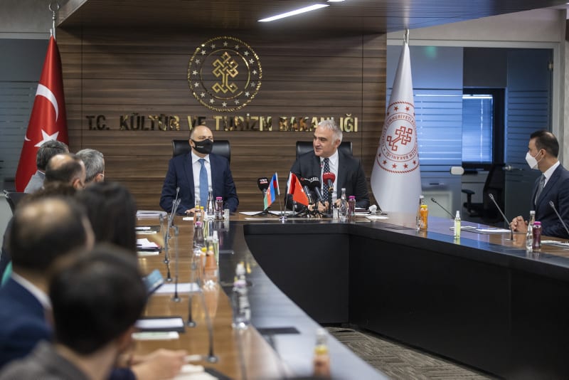 Турция и Азербайджан подписали протокол о сотрудничестве в сфере культуры и искусства