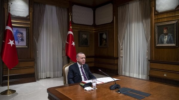 Эрдоган провел беседу с канцлером Германии Меркель в режиме видеоконференции