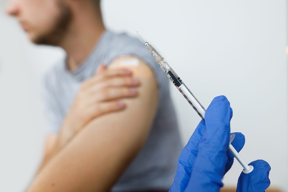 Турция обдумывает ограничения для тех, кто отказывается от вакцинации против COVID-19