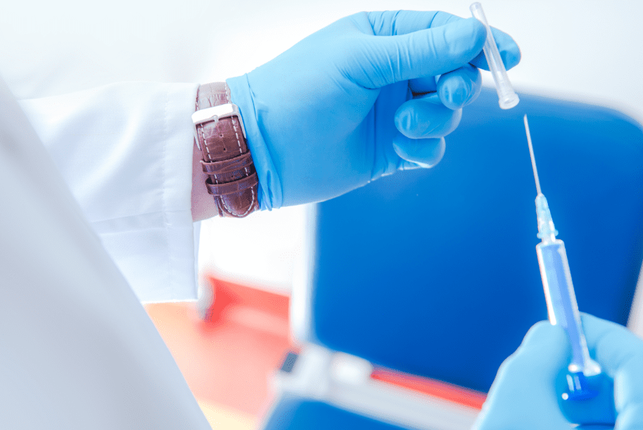 В Турции проводится фаза 3 испытаний отечественной вакцины против COVID
