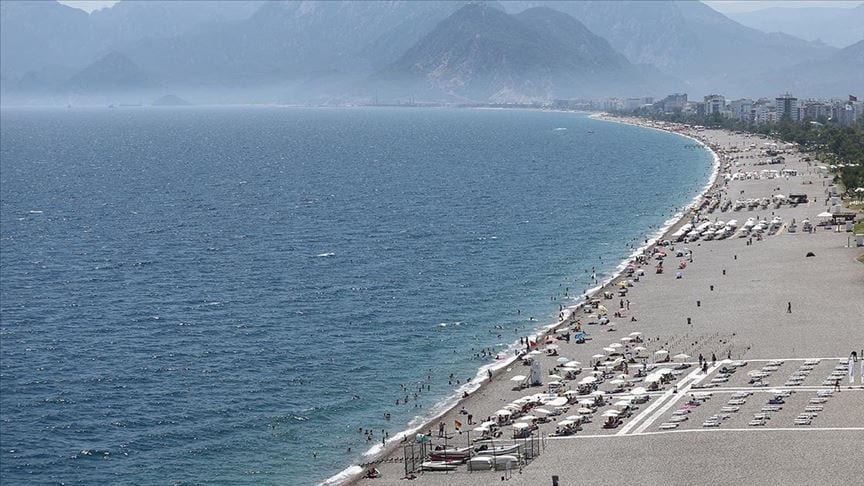 1,707 planes from Russia arrived in Antalya between June 22-29