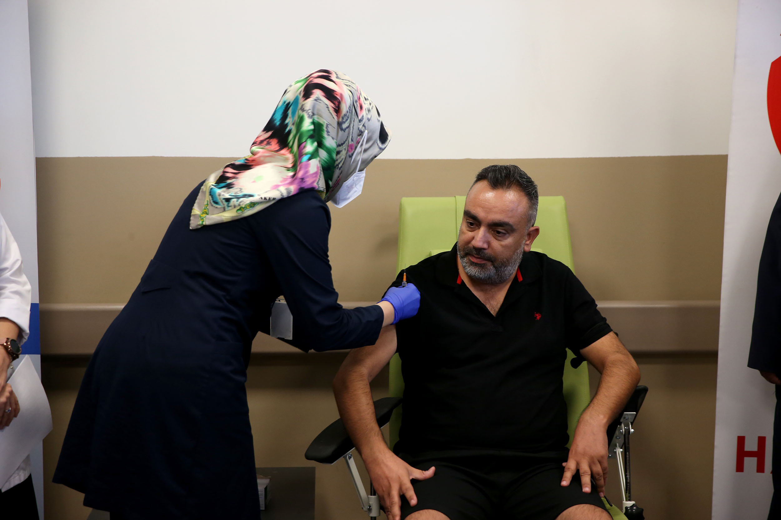 Phase 3 trials of domestic COVID-19 vaccine kick off in Turkey