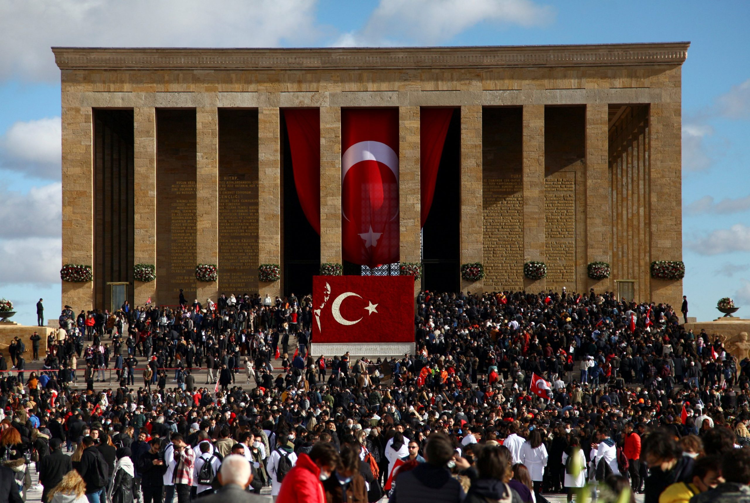 В Турции почтили память основателя республики – Ататюрка
