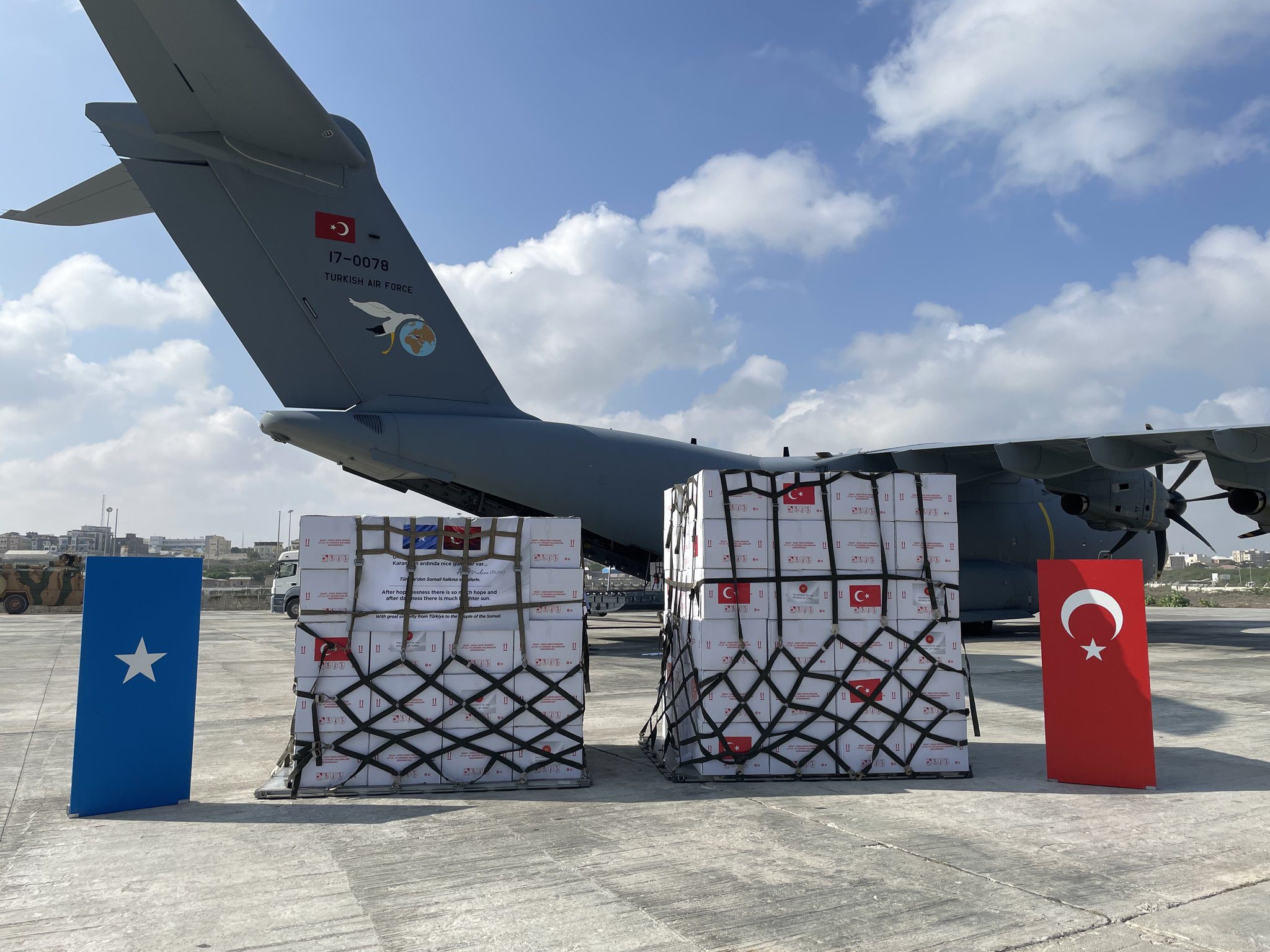 Турция доставила в Сомали 290 тысяч доз вакцины от COVID-19